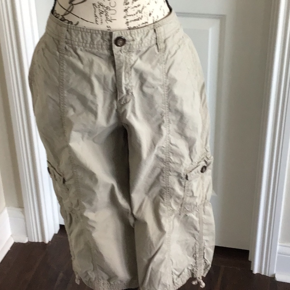 Merona Fit 1 beige cargo capri pants Sz 10